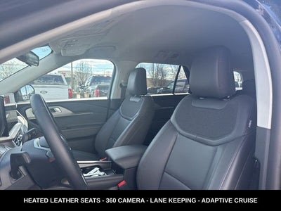 2025 Ford Explorer Active STILL LIKE NEW