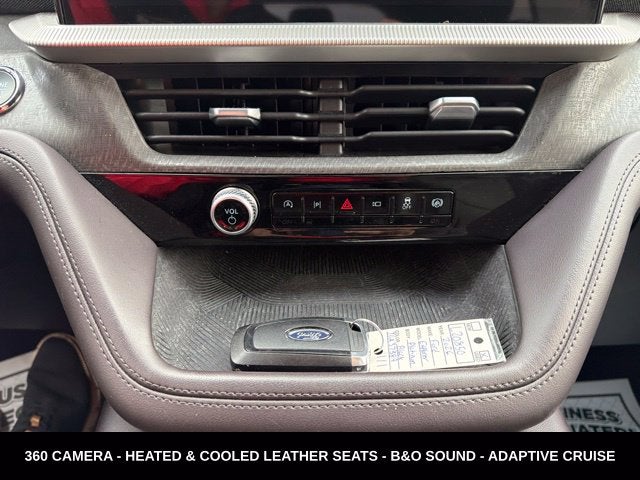 2026 Ford Explorer Platinum 4WD