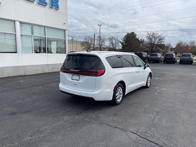 2023 Chrysler Pacifica Touring L HEATED SEATS & STEERING WHEEL