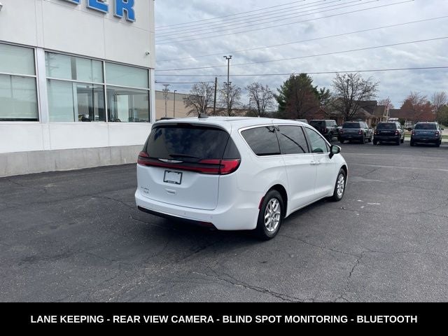 2023 Chrysler Pacifica Touring L HEATED SEATS & STEERING WHEEL