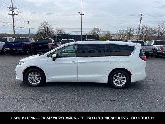 2023 Chrysler Pacifica Touring L HEATED SEATS & STEERING WHEEL