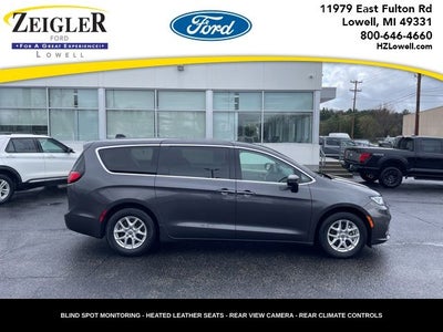 2023 Chrysler Pacifica Touring L HEATED SEATS & STEERING WHEEL