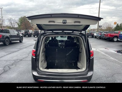 2023 Chrysler Pacifica Touring L HEATED SEATS & STEERING WHEEL