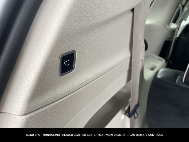 2023 Chrysler Pacifica Touring L HEATED SEATS & STEERING WHEEL