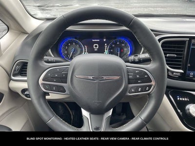 2023 Chrysler Pacifica Touring L HEATED SEATS & STEERING WHEEL