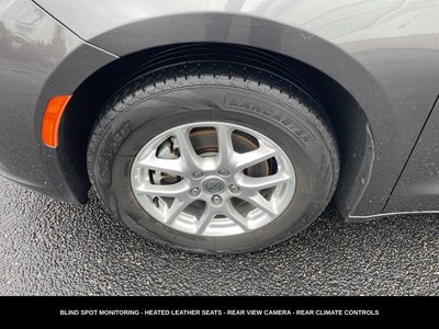 2023 Chrysler Pacifica Touring L HEATED SEATS & STEERING WHEEL