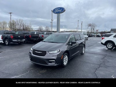 2023 Chrysler Pacifica Touring L HEATED SEATS & STEERING WHEEL