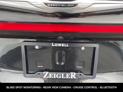 2023 Chrysler Pacifica Touring L HEATED SEATS & STEERING WHEEL