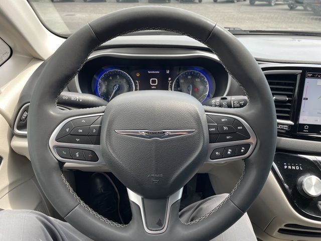 2023 Chrysler Pacifica Touring L HEATED SEATS & STEERING WHEEL