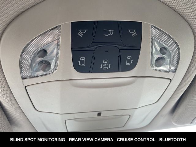 2023 Chrysler Pacifica Touring L HEATED SEATS & STEERING WHEEL