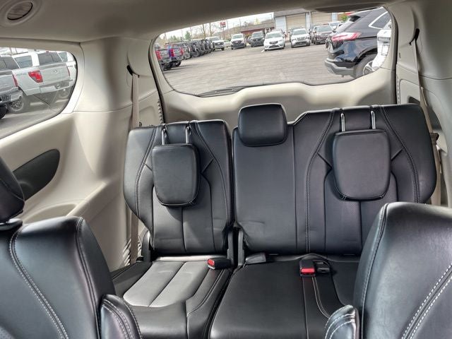 2023 Chrysler Pacifica Touring L HEATED SEATS & STEERING WHEEL