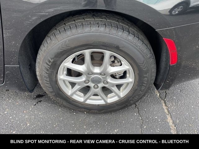 2023 Chrysler Pacifica Touring L HEATED SEATS & STEERING WHEEL