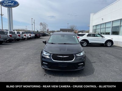 2023 Chrysler Pacifica Touring L HEATED SEATS & STEERING WHEEL