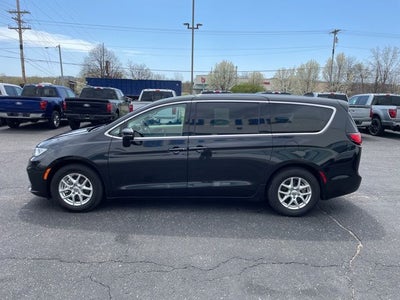 2023 Chrysler Pacifica Touring L HEATED SEATS & STEERING WHEEL