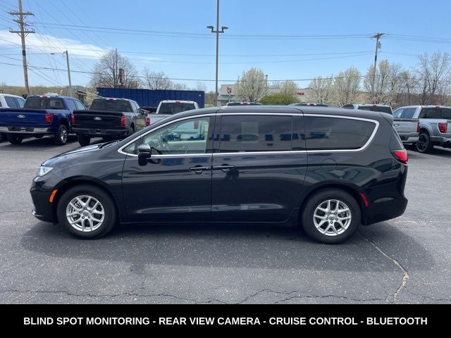 2023 Chrysler Pacifica Touring L HEATED SEATS & STEERING WHEEL