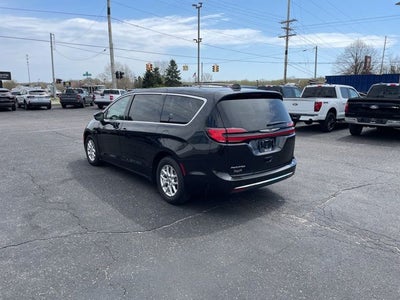 2023 Chrysler Pacifica Touring L HEATED SEATS & STEERING WHEEL
