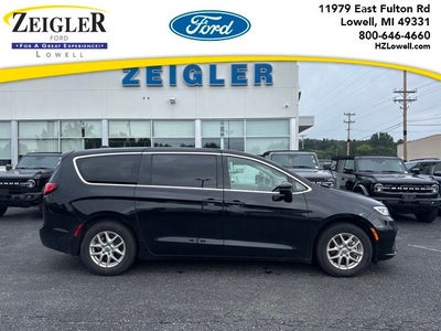 2024 Chrysler Pacifica Touring L STOW N GO SEATING