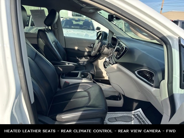 2023 Chrysler Pacifica Touring L STOW N GO SEATING