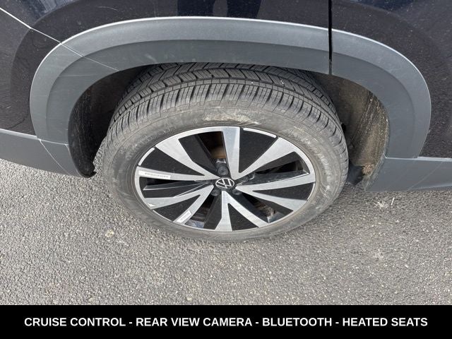 2024 Volkswagen Taos 1.5T SE ONE OWNER