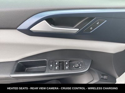 2023 Volkswagen Taos 1.5T SE ONE OWNER