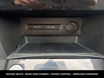 2023 Volkswagen Taos 1.5T SE ONE OWNER