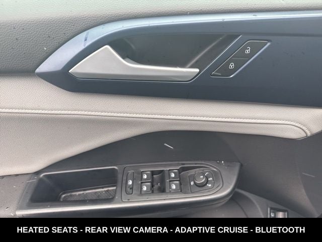 2024 Volkswagen Taos 1.5T SE ONE OWNER