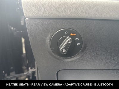 2024 Volkswagen Taos 1.5T SE ONE OWNER