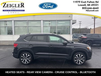 2024 Volkswagen Taos 1.5T SE ONE OWNER