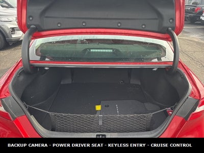 2020 Toyota Camry SE 39 MPG