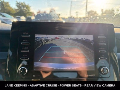 2022 Toyota Camry SE LOW MILEAGE LOCAL TRADE