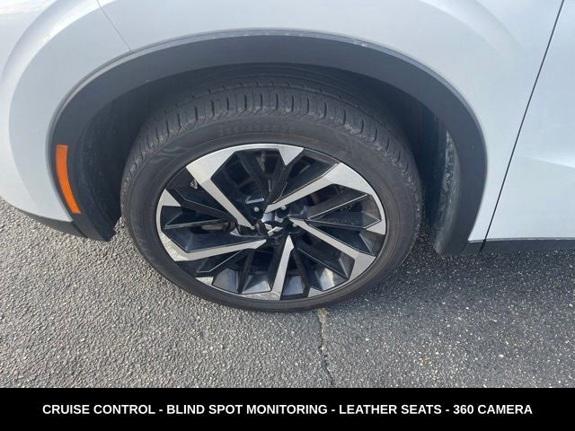 2024 Mitsubishi Outlander Base