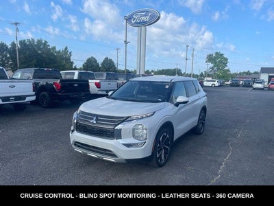 2024 Mitsubishi Outlander Base