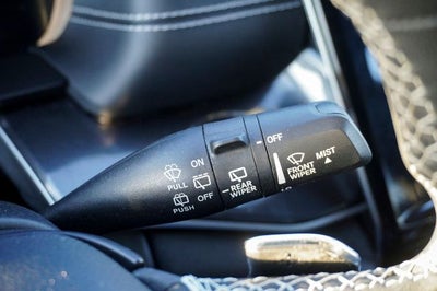 2023 Jeep Grand Cherokee Altitude ParkView Rear Back-Up Camera & Radio: Uconnect 5 w