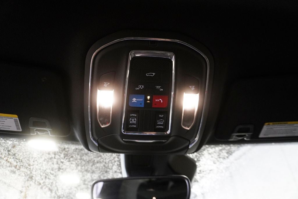 2023 Jeep Grand Cherokee Altitude X Navigation & Power Sunroof