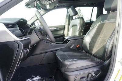 2023 Jeep Grand Cherokee Altitude X Power Sunroof & Radio: Uconnect 5 w/8.4" Display &