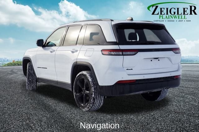 2023 Jeep Grand Cherokee Altitude X Power Sunroof & Radio: Uconnect 5 w/8.4" Display &