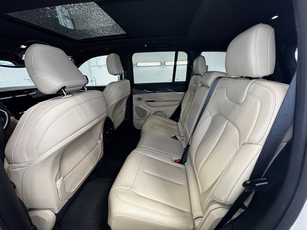 2024 Jeep Grand Cherokee Limited Dual-Pane Panoramic Sunroof