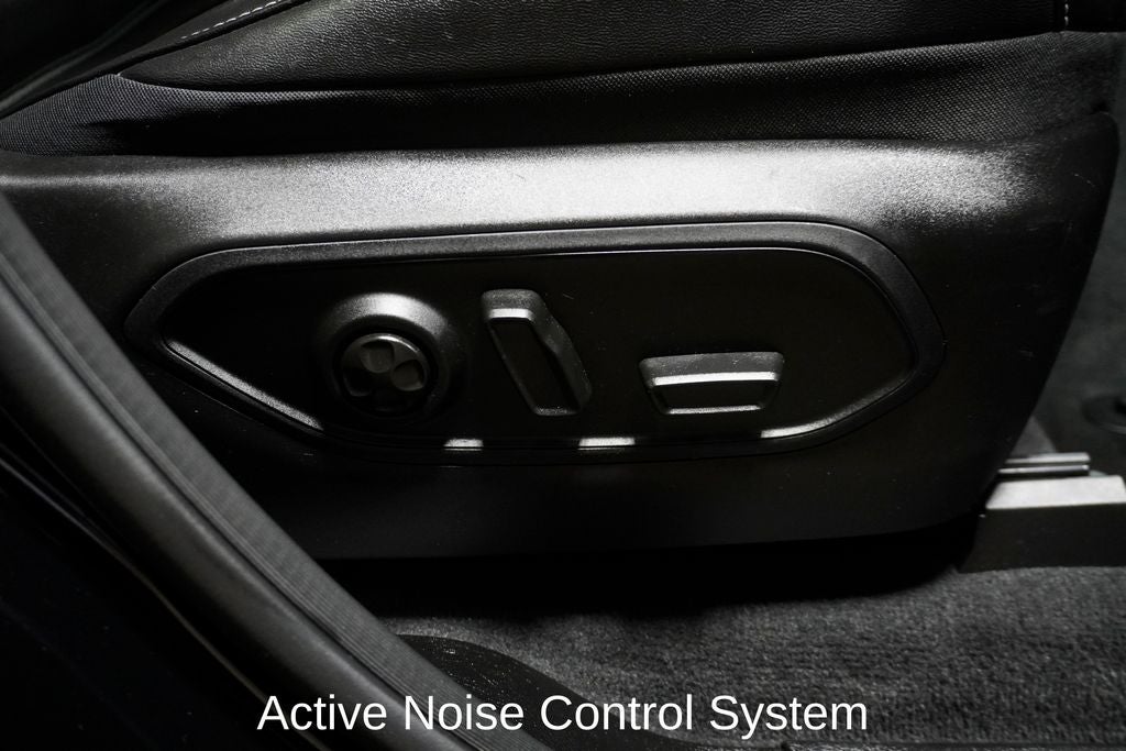 2024 Jeep Grand Cherokee Limited Navigation System & Dual-Pane Panoramic Sunroof