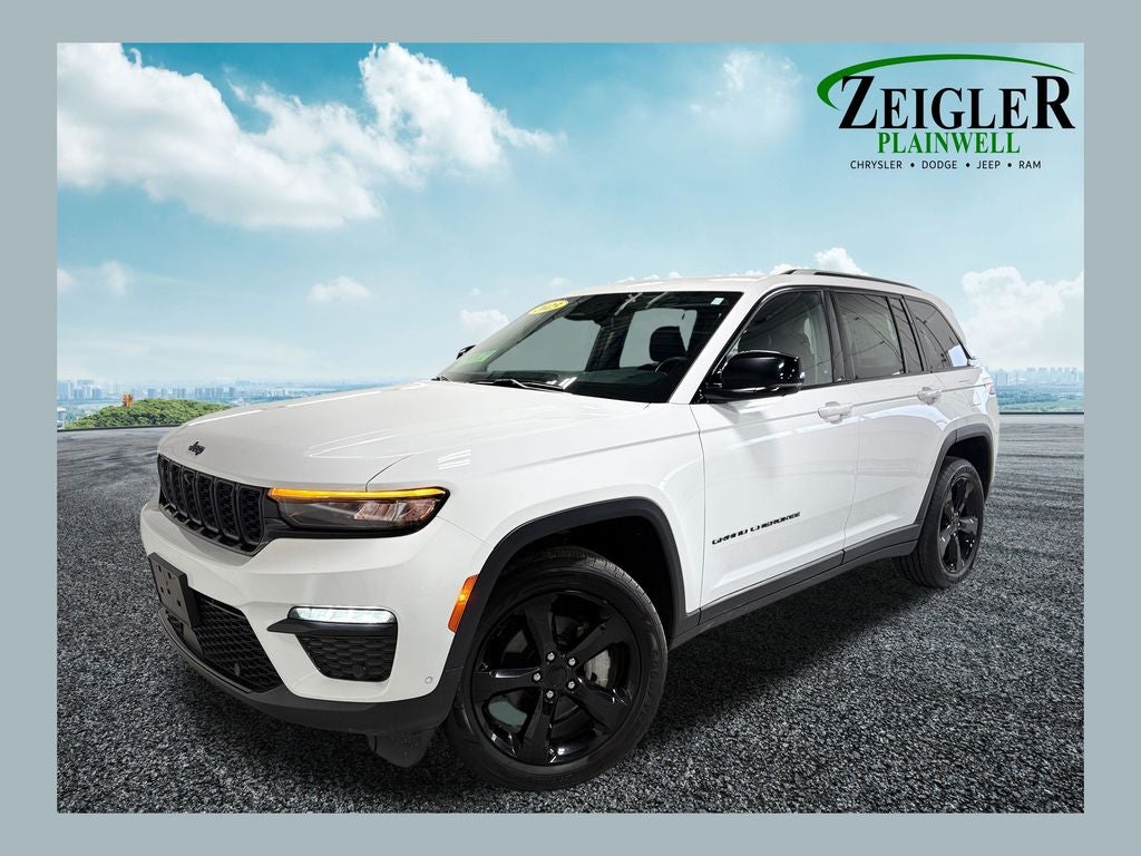 2023 Jeep Grand Cherokee Limited Blackout Package with Navigation