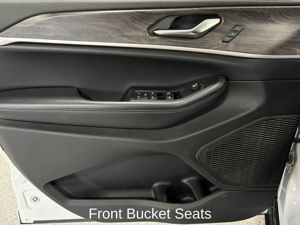 2023 Jeep Grand Cherokee Limited Blackout Package with Navigation