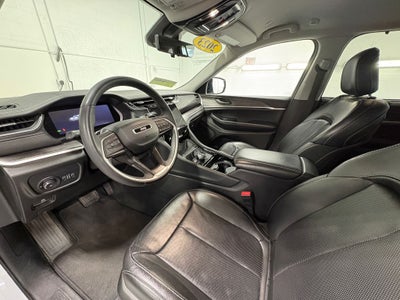 2023 Jeep Grand Cherokee Limited Blackout Package with Navigation