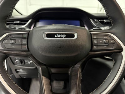2023 Jeep Grand Cherokee Limited Blackout Package with Navigation