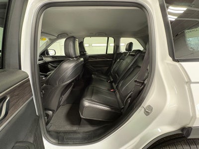 2023 Jeep Grand Cherokee Limited Blackout Package with Navigation