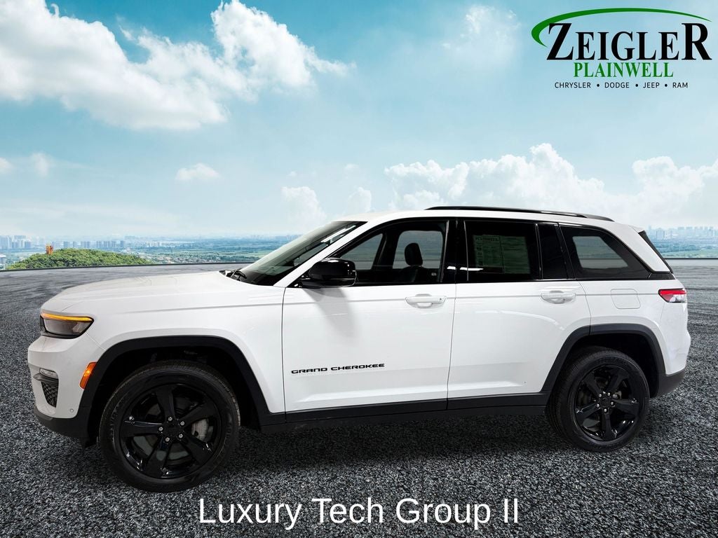 2023 Jeep Grand Cherokee Limited Blackout Package with Navigation