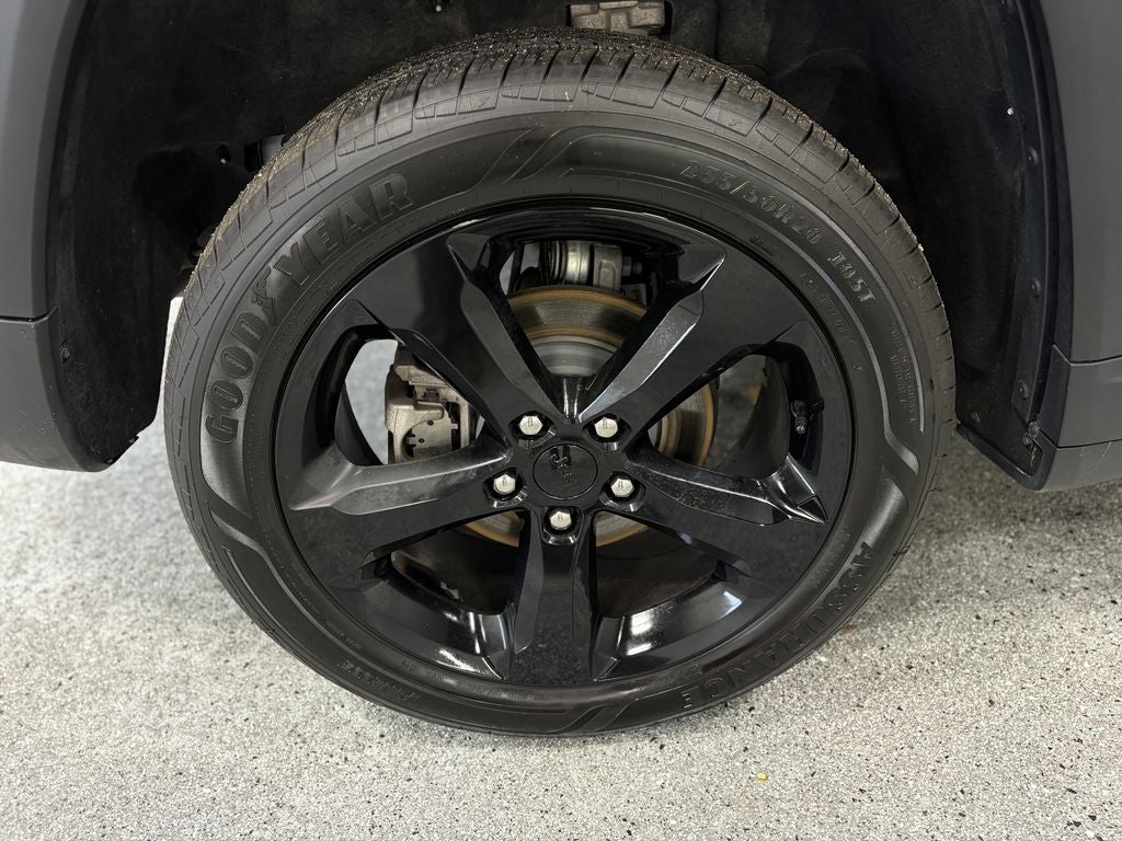 2023 Jeep Grand Cherokee Limited Blackout Package with Navigation