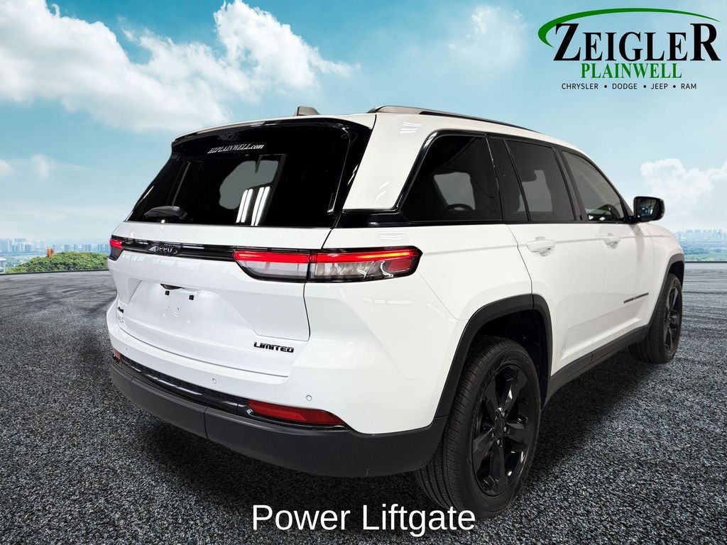 2023 Jeep Grand Cherokee Limited Blackout Package with Navigation