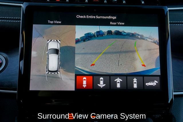 2023 Jeep Grand Cherokee Limited Blackout Package with Navigation