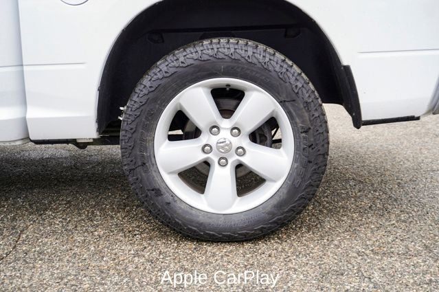 2022 RAM 1500 Classic SLT Apple CarPlay & ParkView Rear Back-Up Camera