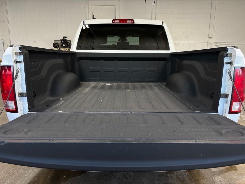 2022 RAM 1500 Classic SLT Heated Seats & Wheel Group