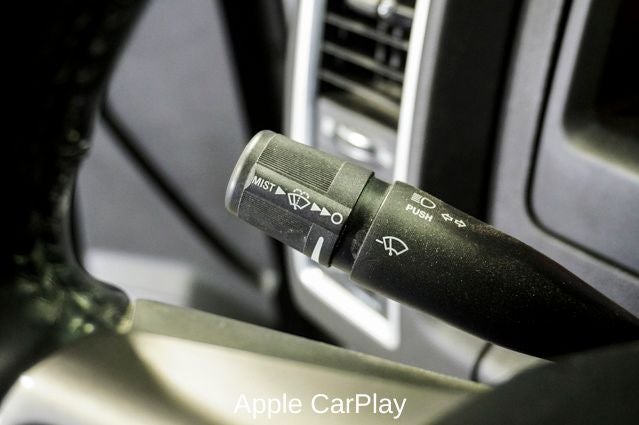 2022 RAM 1500 Classic SLT ParkView Rear Back-Up Camera & Integrated Voice Co